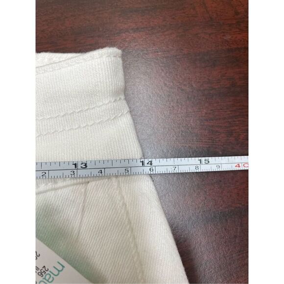 NWT Maurices White Mid Rise Cropped Capris Size 2 - Picture 9 of 9